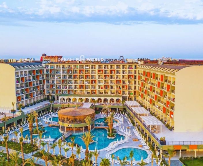Baudiet jautru atpūta 5* DREAM FUN WORLD viesnīcā Sidē, Turcijā!