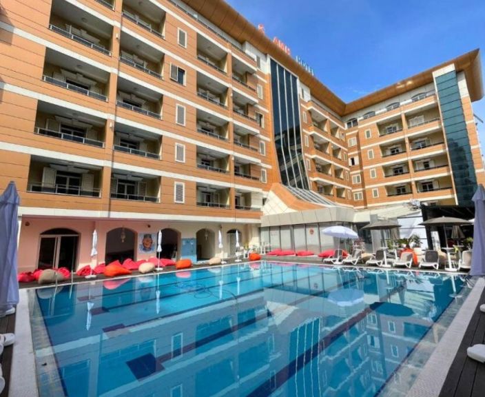 Baudiet atpūtu ar baseinu, 100 m no pludmales 4* AMH HOTEL Duresā, Albānijā!