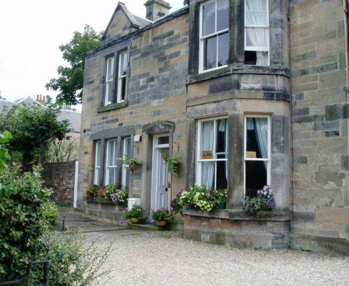 Atvaļinājums lieliskajā viesu mājā 3* AYNETREE GUEST HOUSE Edinburgā, Skotijā!