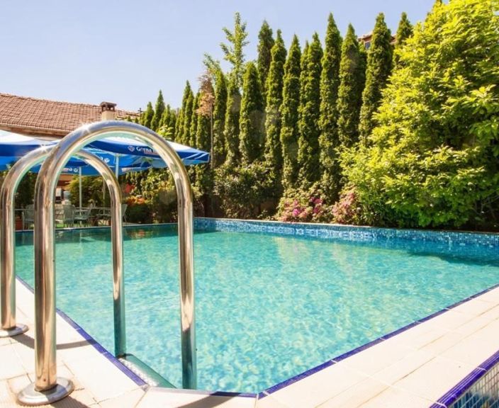 Ērta un moderna atpūta ar baseinu 4* EUROPE HOTEL Sofijā, Bulgārijā!