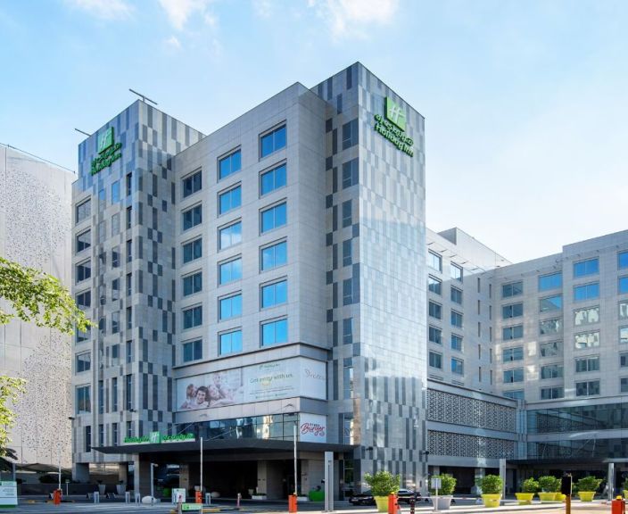 Ērta atpūta 4* HOLIDAY INN DOHA Kataras galvaspilsētā Dohā!