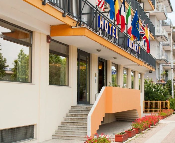 3* REGENT - komforts un atpūta 100 metrus no jūras Peskārā, Itālijā!
