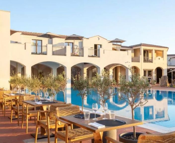 Izsmalcināta atpūta Sardīnijas ziemeļos 5* MANGIA'S SANTA TERESA viesnīcā!