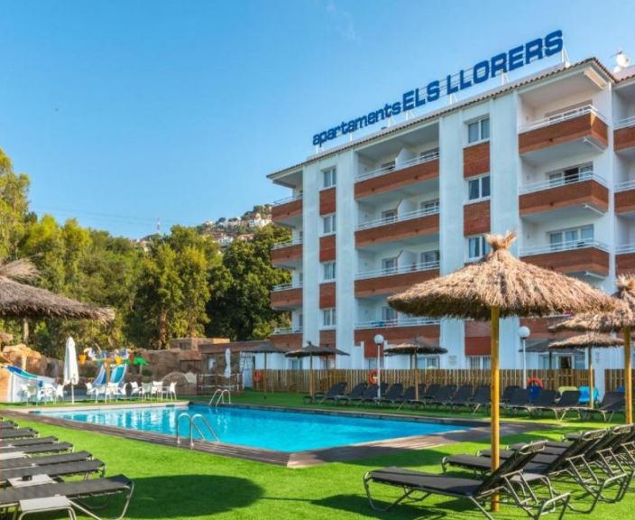 Ģimenes atpūta Kosta Bravā 3* viesnīcā ELS LLORERS APARTAMENTOS!