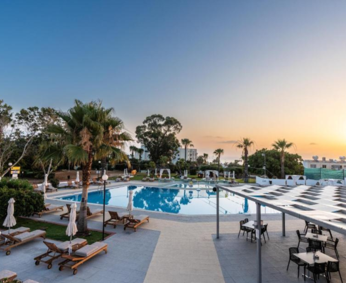 Atpūta Kiprā – 3* viesnīcā ADELAIS BAY!