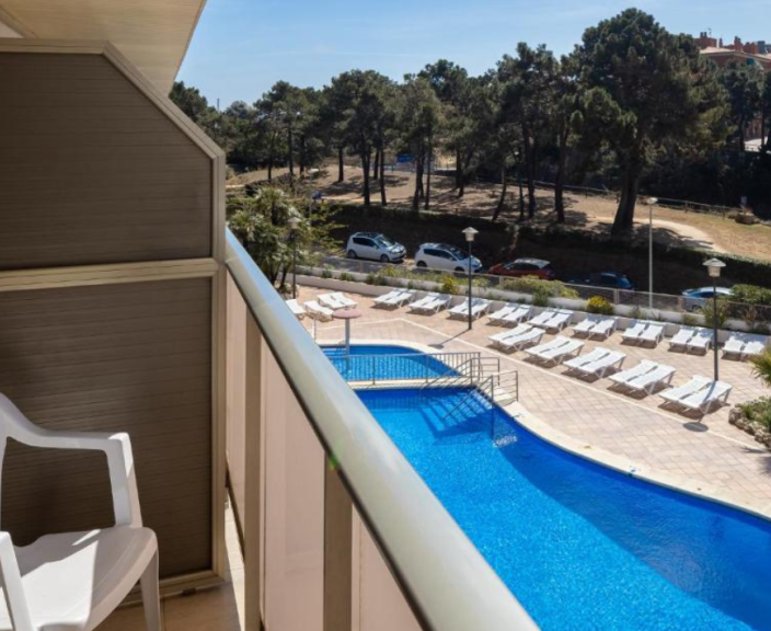 Ceļojums uz Spāniju – 4* viesnīcā H TOP ROYAL STAR LLORET!