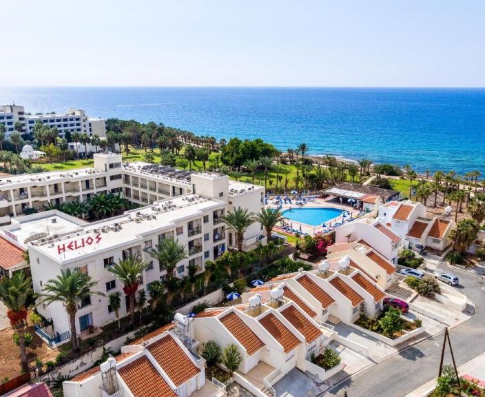 Piejūras atpūta augsti novērtētajā 4* HELIOS BAY HOTEL Pafosā, Kiprā!