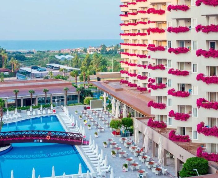 Augstas klases atpūta ar privātu pludmali 4* GRAND PARK LARA viesnīcā Antālijā!