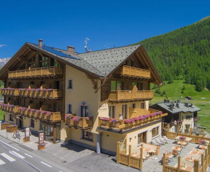 Izsmalcināta un nodrošināta atpūta Livinjo 4* AMERIKAN viesnīcā!