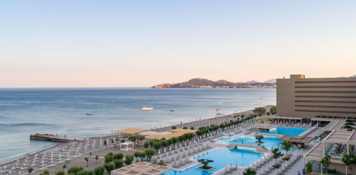 amada-colossos-resort