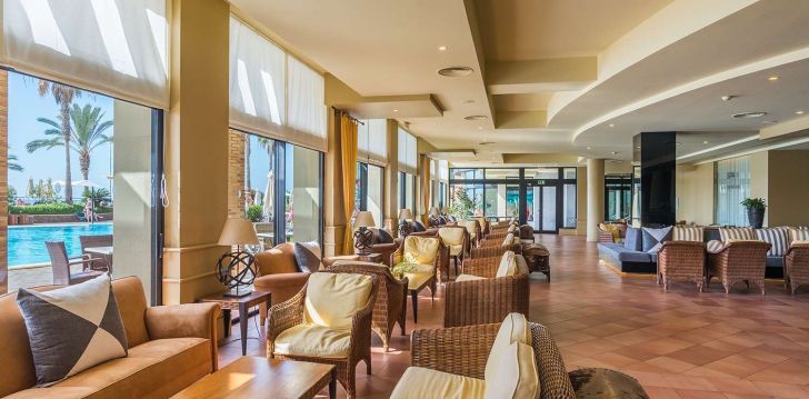 Lieliska atpūta pie smilšu pludmales 4* CALHETA BEACH viesnīcā Madeirā! 9