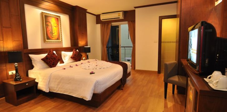 Atvaļinājums ar jumta baseinu 3* HEMINGWAY'S HOTEL Puketā, Taizemē! 16