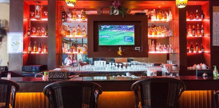 Atvaļinājums ar jumta baseinu 3* HEMINGWAY'S HOTEL Puketā, Taizemē! 3
