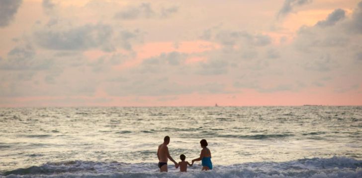 Lieliska atpūta visai ģimenei 4* KATATHANI PHUKET BEACH RESORT Puketā, Taizemē! 11