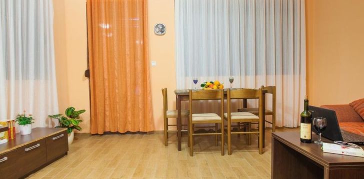 Kvalitatīva atpūta stilīgajā 4-zvaigžņu APARTMENTS AZUR viesnīcā Melnkalnē! 11