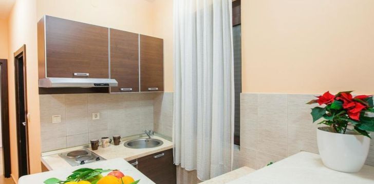 Kvalitatīva atpūta stilīgajā 4-zvaigžņu APARTMENTS AZUR viesnīcā Melnkalnē! 18