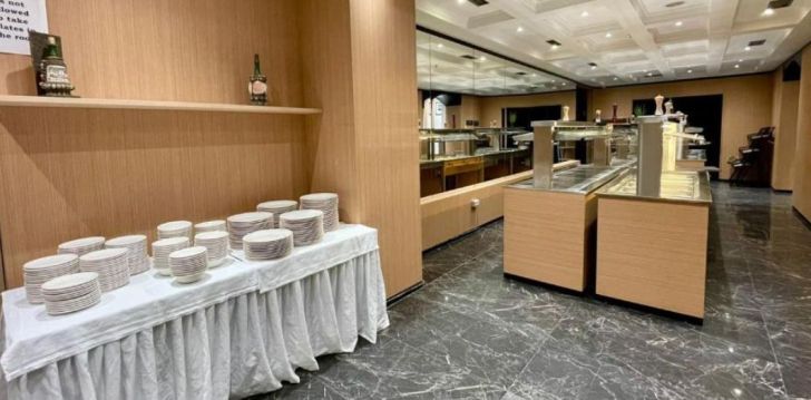 Baudiet atpūtu ar baseinu, 100 m no pludmales 4* AMH HOTEL Duresā, Albānijā! 18