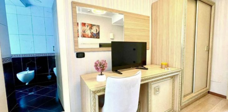 Baudiet atpūtu ar baseinu, 100 m no pludmales 4* AMH HOTEL Duresā, Albānijā! 26