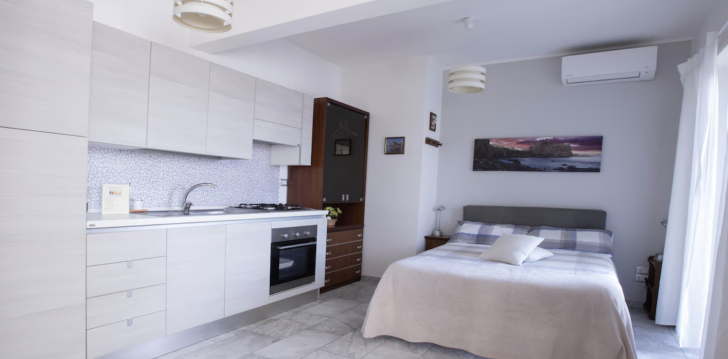 Baudiet laisku un izdevīgu atpūt 3* B&B ETNA SEA HOUSE Katānijā, Sicīlijā! 1