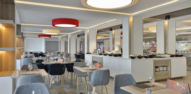 SOL TORREMOLINOS DON PEDRO 4* - atpūta pāri ielai no pludmales Malagā, Spānijā! 11