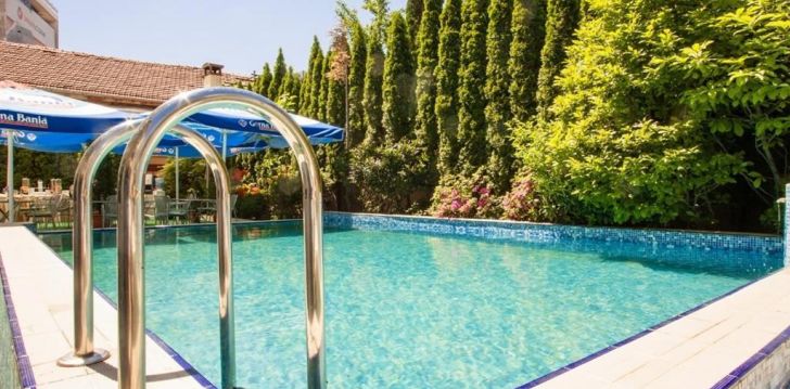 Ērta un moderna atpūta ar baseinu 4* EUROPE HOTEL Sofijā, Bulgārijā! 1