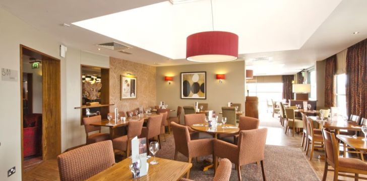 Izdevīga nakšņošana netālu no lidostas 3* PREMIER INN NEWBRIDGE Edingburgā, Skotijā! 2