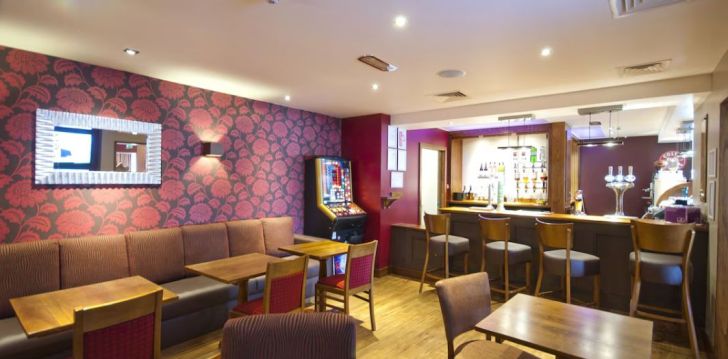 Izdevīga nakšņošana netālu no lidostas 3* PREMIER INN NEWBRIDGE Edingburgā, Skotijā! 12