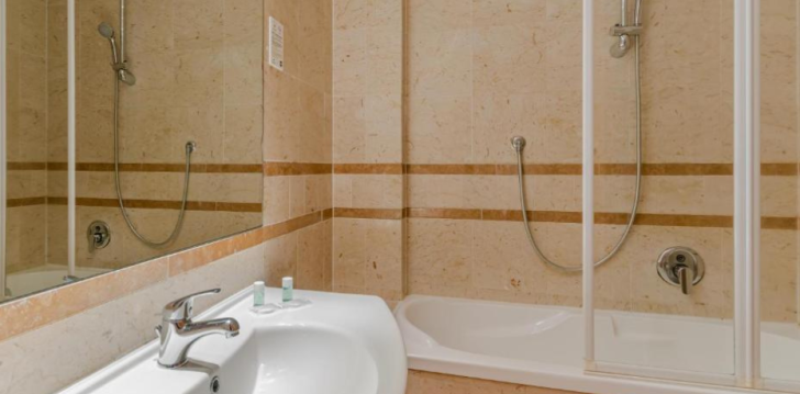 Dodieties ērtā atpūtā 3* B&B HOTEL PISA viesnīcā Pizā, Itālijā! 8