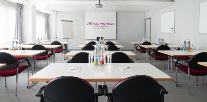 Augstas kvalitātes atpūta 4* CROWNE PLAZA ZURICH viesnīcā Cīrihē, Šveicē! 7