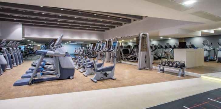 Augstas kvalitātes atpūta 4* CROWNE PLAZA ZURICH viesnīcā Cīrihē, Šveicē! 10