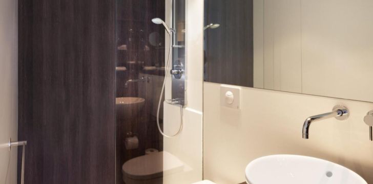 Augstas kvalitātes atpūta 4* CROWNE PLAZA ZURICH viesnīcā Cīrihē, Šveicē! 14