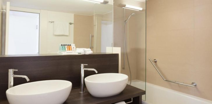 Augstas kvalitātes atpūta 4* CROWNE PLAZA ZURICH viesnīcā Cīrihē, Šveicē! 28