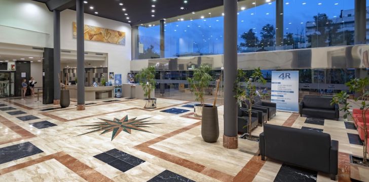 Baudiet atvaļinājumu 4* 4R GRAN REGINA viesnīcā Salou, Spānijas Kostadoradā! 2