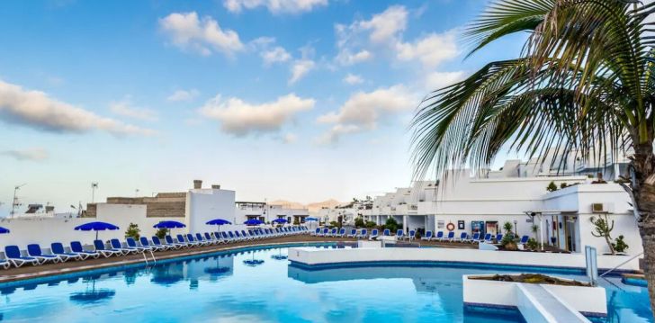 Laiska atpūta 3* BELLEVUE AQUARIUS viesnīcā Lanzarotē, Kanāriju salās! 4