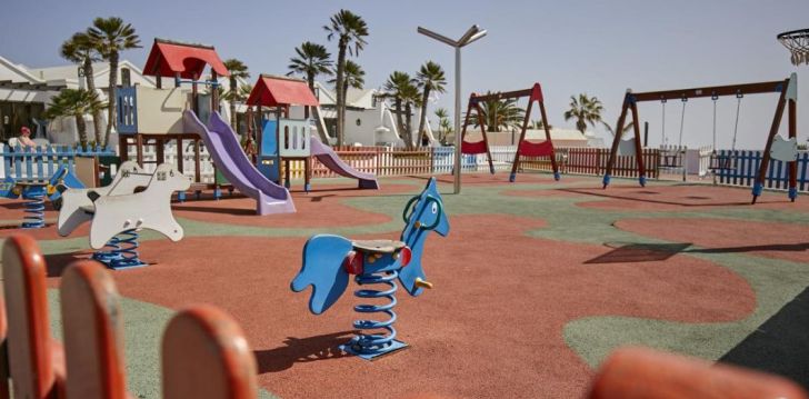 Baudiet atvaļinājumu 4* SANDS BEACH RESORT pie jūras Lanzarotē, Kanāriju salās! 18