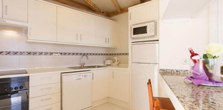 Baudiet atvaļinājumu 4* SANDS BEACH RESORT pie jūras Lanzarotē, Kanāriju salās! 32