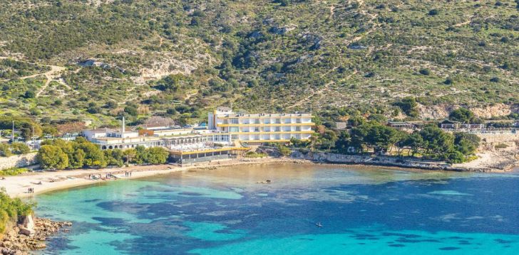Mājīga atpūta Sardīnijas salā 3* RISTORANTE CALAMOSCA viesnīcā! 1