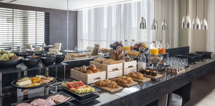 Atpūta 5* CROWNE PLAZA DOHA viesnīca Dohā, Kataras galvaspilsētā! 18