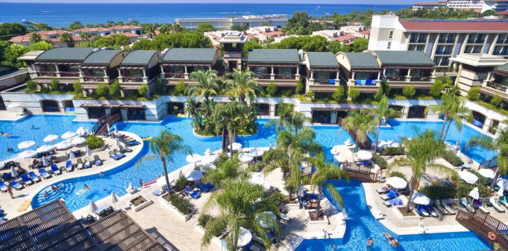 Baudiet savu atvaļinājumu 5* SUNIS KUMKOY BEACH RESORT HOTEL & SPA Sidē, Turcijā! 3