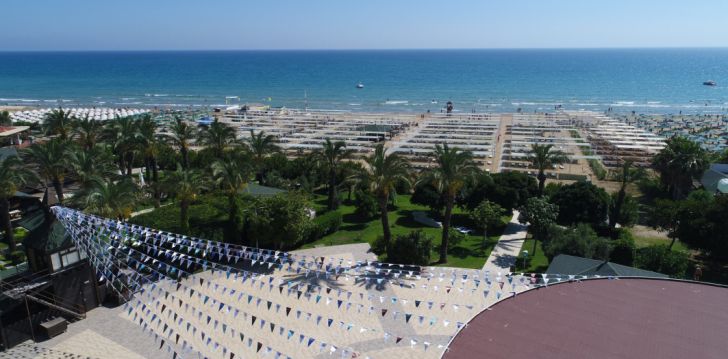 Baudiet savu atvaļinājumu 5* SUNIS KUMKOY BEACH RESORT HOTEL & SPA Sidē, Turcijā! 9