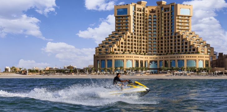 Atpūta Apvienotajos Arābu Emirātos – 5* viesnīcā FAIRMONT AJMAN! 4