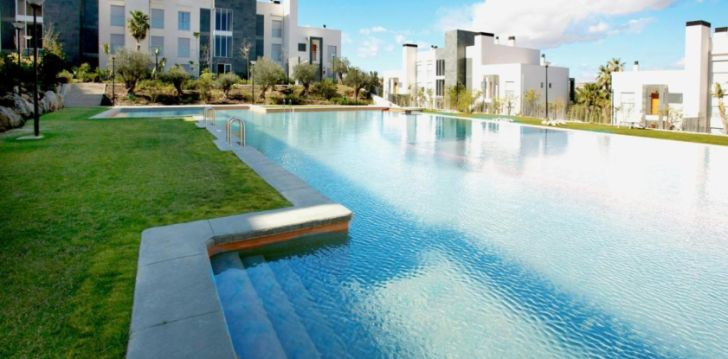 EL PLANTIO GOLF RESORT 4* - golfs un lieliska atpūta pāriem Alikantē, Spānijā! 1