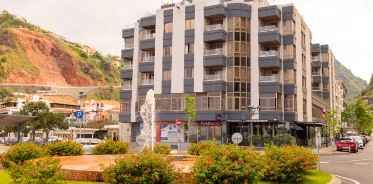 FLAG HOTEL MADEIRA BRAVAMAR 3* - ekonomiska atpūta blakus pludmalei Madeirā! 1