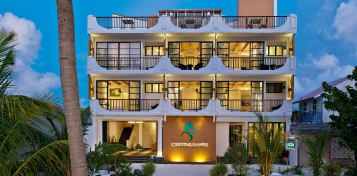 CRYSTAL SANDS BEACH 4* - laiska atpūta pie pašas pludmales Maldīvu salās! 1