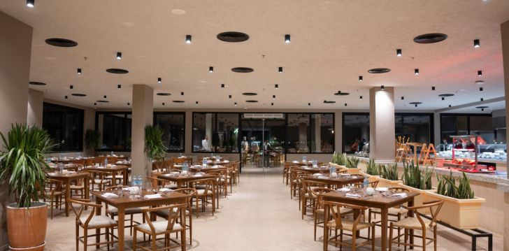 Izbaudiet sauli un jūru — atpūtieties tikai pieaugušajiem paredzētajā 5* viesnīcā SENTIDO NAGA BAY Ēģiptē! 30