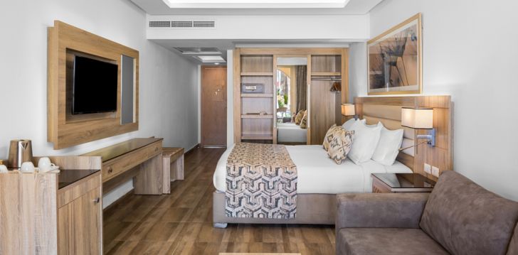 Izbaudiet karsto Ēģiptes sauli 5-zvaigžņu viesnīcā BEACH ALBATROS RESORT, Hurgadā! 21