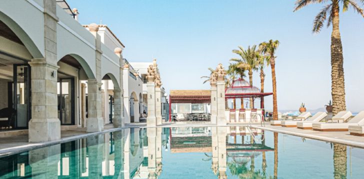 Brīvdienas Krētas piekrastē, 4-zvaigžņu viesnīcā GRECOTEL PLAZA BEACH HOUSE! 1