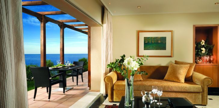 Brīvdienas jūras ieskautajā Krētā, 5-zvaigžņu viesnīcā OUT OF THE BLUE RESORT! 23