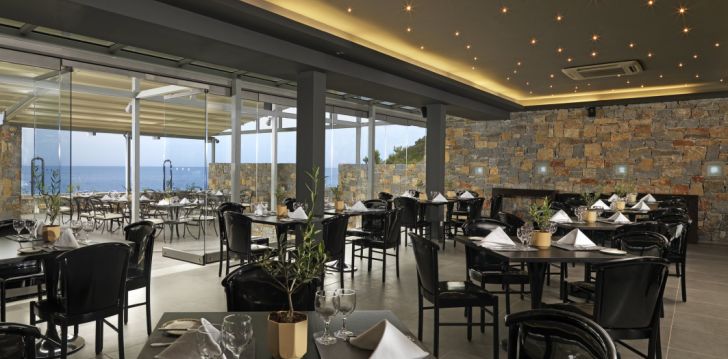 Brīvdienas jūras ieskautajā Krētā, 5-zvaigžņu viesnīcā OUT OF THE BLUE RESORT! 27