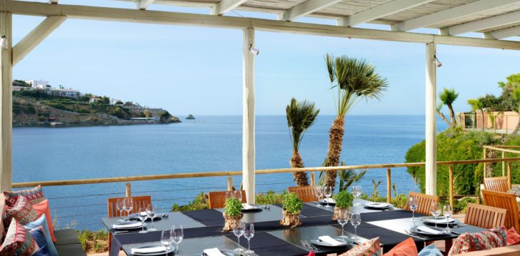 Brīvdienas jūras ieskautajā Krētā, 5-zvaigžņu viesnīcā OUT OF THE BLUE RESORT! 30